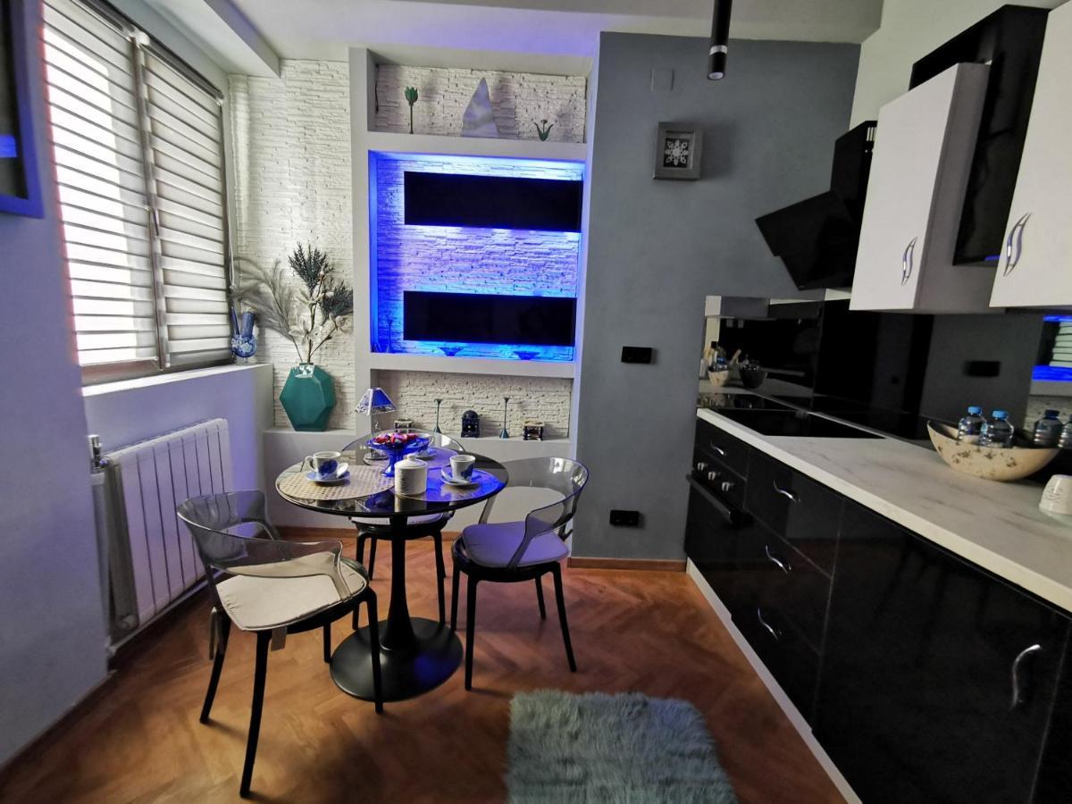 Crystal Central Apartment Брашов Екстериор снимка