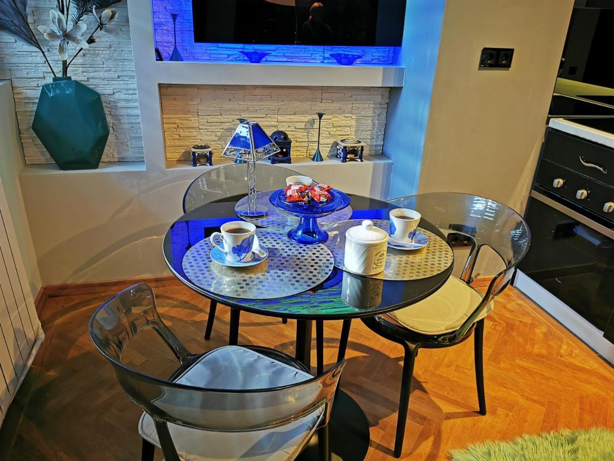 Crystal Central Apartment Брашов Екстериор снимка