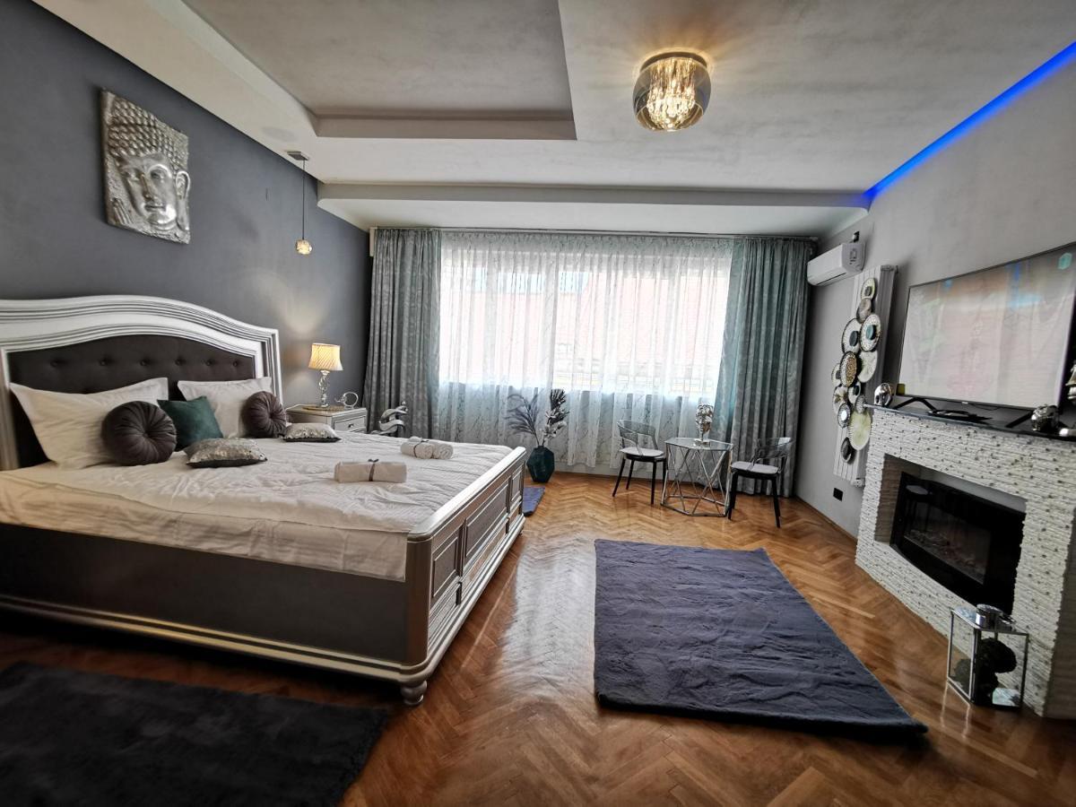 Crystal Central Apartment Брашов Екстериор снимка