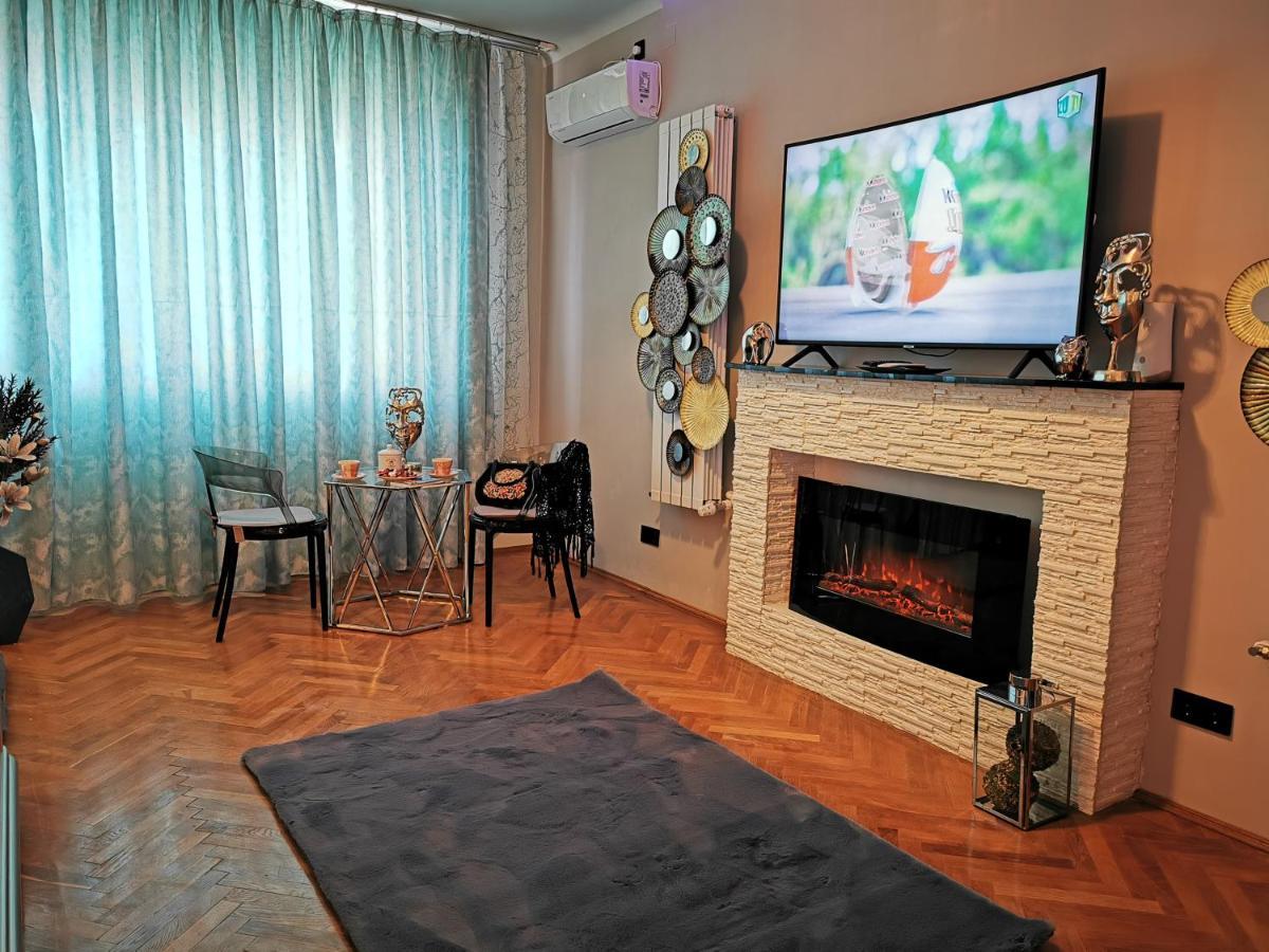 Crystal Central Apartment Брашов Екстериор снимка
